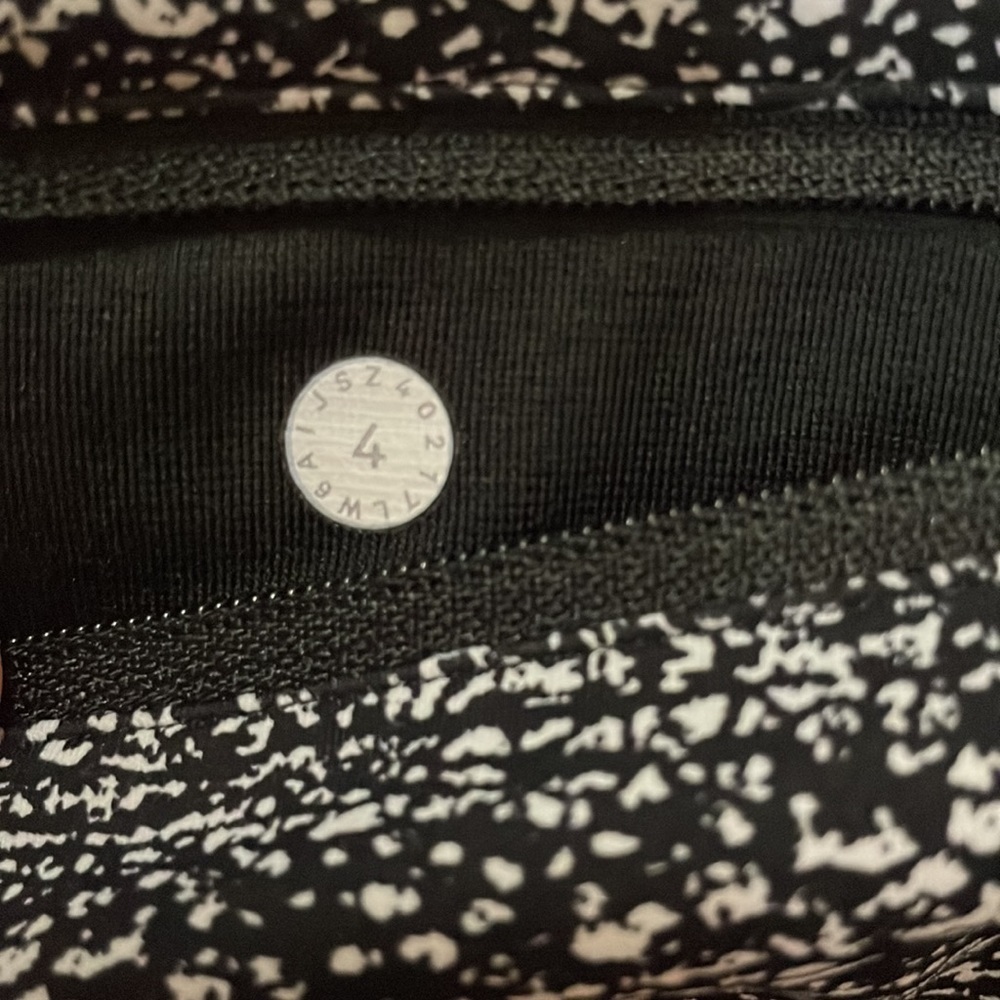 Lululemon Pace Perfect Crop (17") Air Time White Black/Black Size 4 - Picture 6 of 8